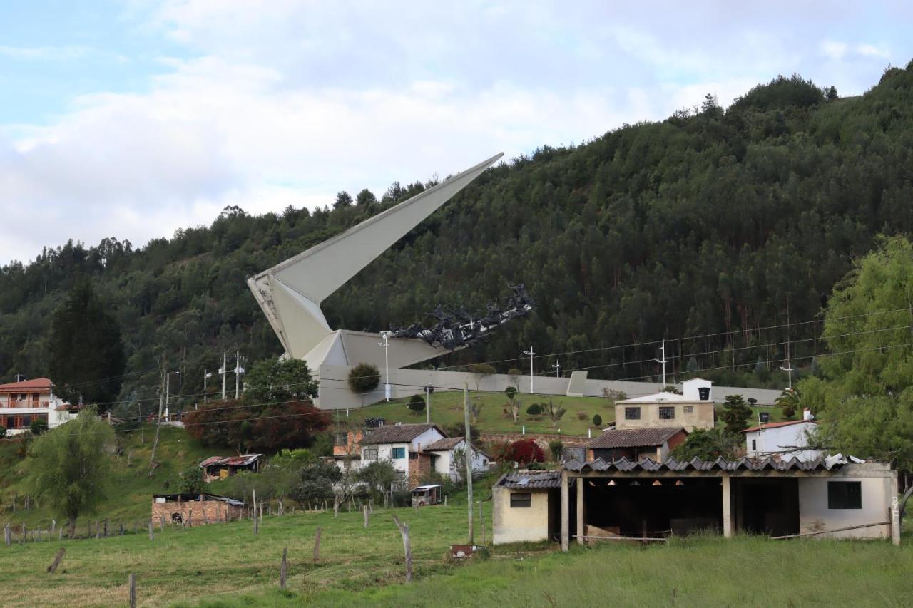 Hotel Lancers - Pantano De Vargas Paipa Boyaca Экстерьер фото
